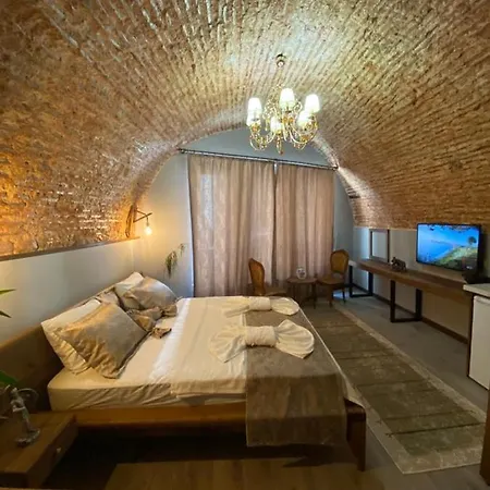 Hotel Alma Port