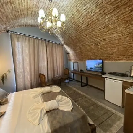 Alma Port Hotel